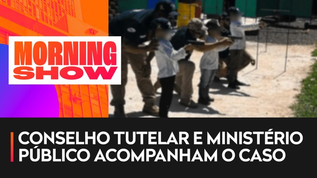 Clube de tiros ensina crianças a usarem armas em Goiás