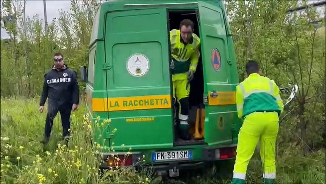 Cadavere in un fosso tra Firenze e Scandicci, si svuota il canale alla ricerca di prove