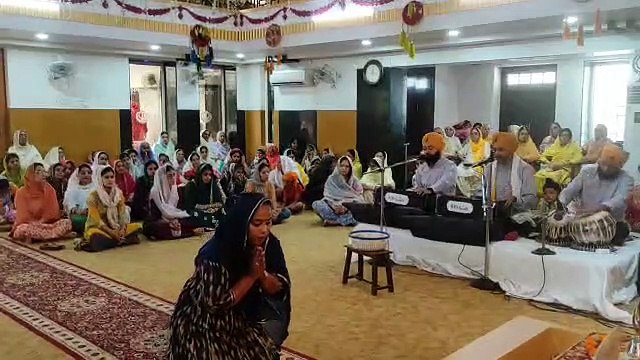 vdo रागी जत्थे ने शबद-कीर्तन और बच्चों ने गुरबाणी से किया निहाल