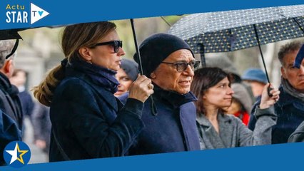 Obsèques d'Hervé Témime : son ex Valérie Lemercier terrassée, Richard Berry et sa femme, Catherine D