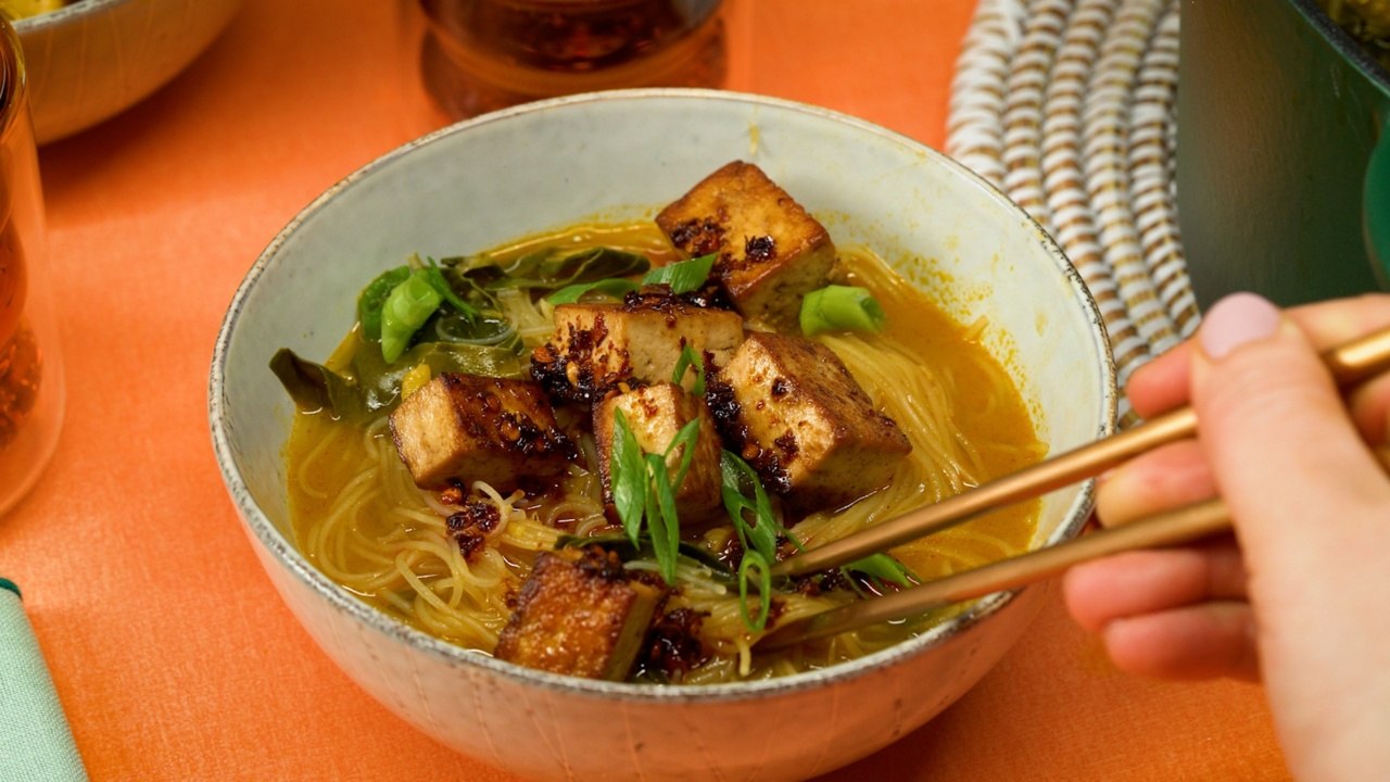 How to Make Crispy Tofu Noodle Soup