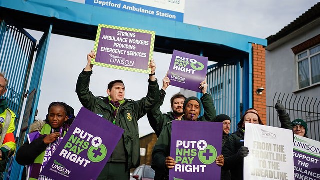 Members of Unison vote to accept pay offer in NHS dispute