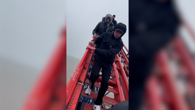 En pleine tempête Noa, un manège s'arrête brutalement à 72 mètres de haut, des dizaines de personnes coincées