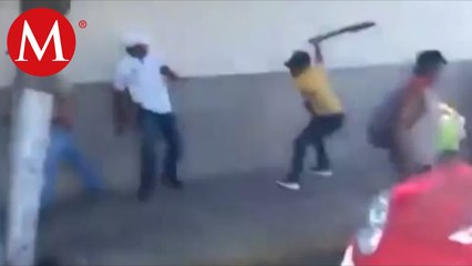 ¡A machetazos! Taxista se enfrenta a checador de sitio en Santiago Tuxtla