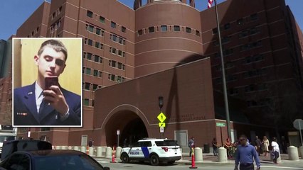 美 기밀유출 피의자, 법정 출석...2개 혐의 적용 / YTN