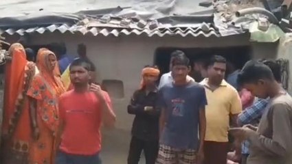 Télécharger la video: पीलीभीत:संदिग्ध परिस्तिथियों में महिला का फांसी के फंदे पर लटका मिला शव,परिजनों का हत्या का आरोप