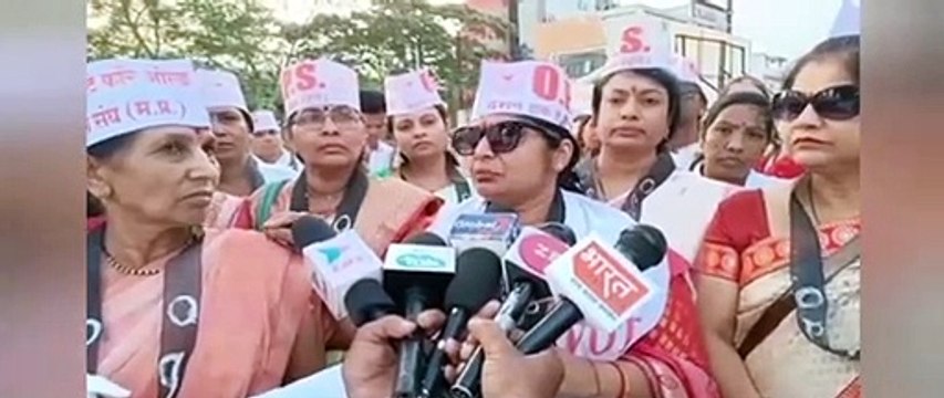 Rally for old pension, then warning