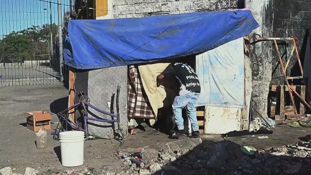 Inflación mensual alcanza máximo en un año en Argentina y precios suben 104% en 12 meses