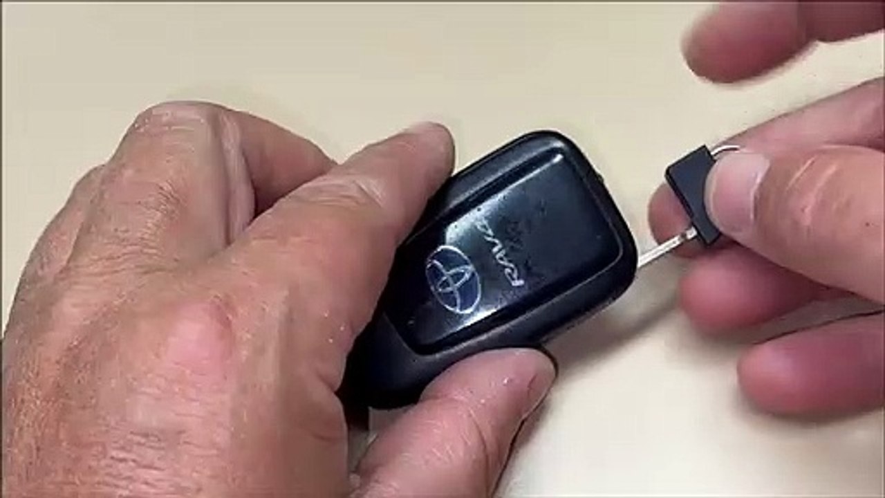 How To Replace The Battery In A 2021 Toyota Rav4 Hybrid Key FOB - video ...