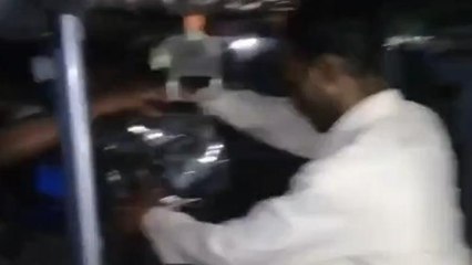 রাস্তায় লুটিয়ে পড়ে দেহ! ভয়াবহ ঘটনার সাক্ষী এলাকাবাসী; রইলো ভিডিও