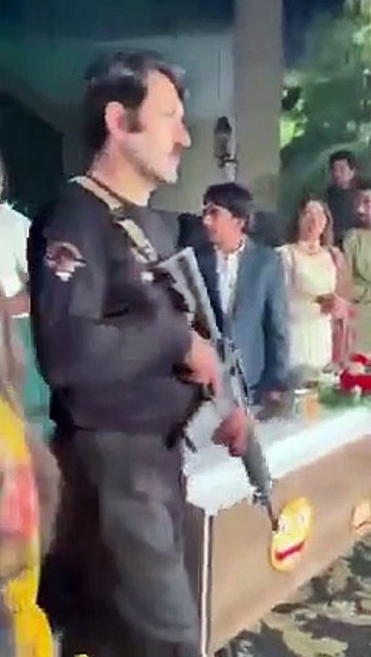 ‏خان صاحب کی آفتاب اقبال کے شو میں شرکت۔۔!!  شو عید پر نشر کیا جائے گا۔۔!!! ۔