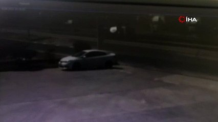 Kırmızı ışık ihlalinin getirdiği kaza kamerada