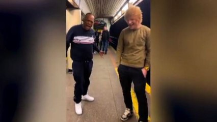 Ed Sheeran duetta con il cantante Mike Yung nella metro di N.Y.