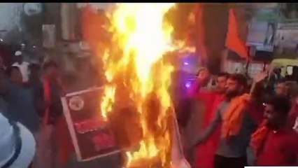 समस्तीपुर: बजरंग दल के कार्यकर्ताओं का प्रदर्शन, मुख्यमंत्री नीतीश कुमार का फूंका पुतला