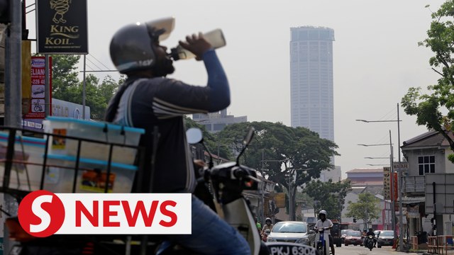 Haze caused by hot weather, peat fires, says Nik Nazmi