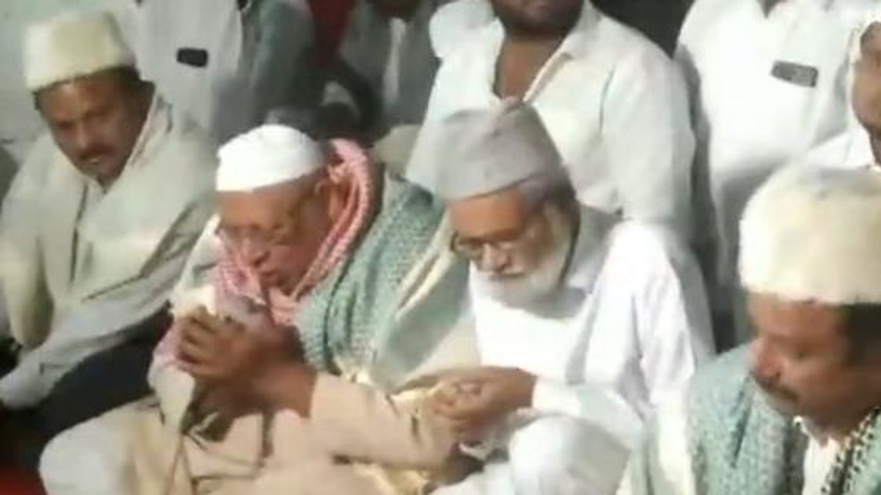 సంగారెడ్డి: ఇఫ్తార్ విందులో రాజకీయ ప్రముఖులు