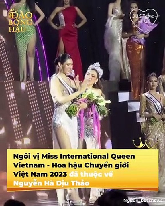 Những nàng Hậu 'nhai mic rộp rộp' khi thi ứng xử: Thúy Vân được mệnh danh 'Micro Phạm' | Điện Ảnh Net