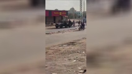 مواطنون يستولون على عربات للدعم السريع #السودان  #العربية