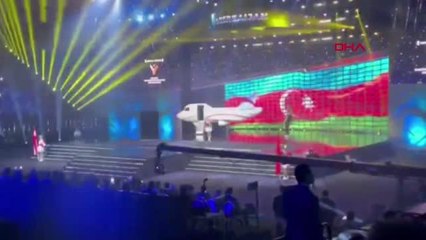 Erivan'daki Avrupa Halter Şampiyonası'nın açılışında Azerbaycan bayrağı yakıldı