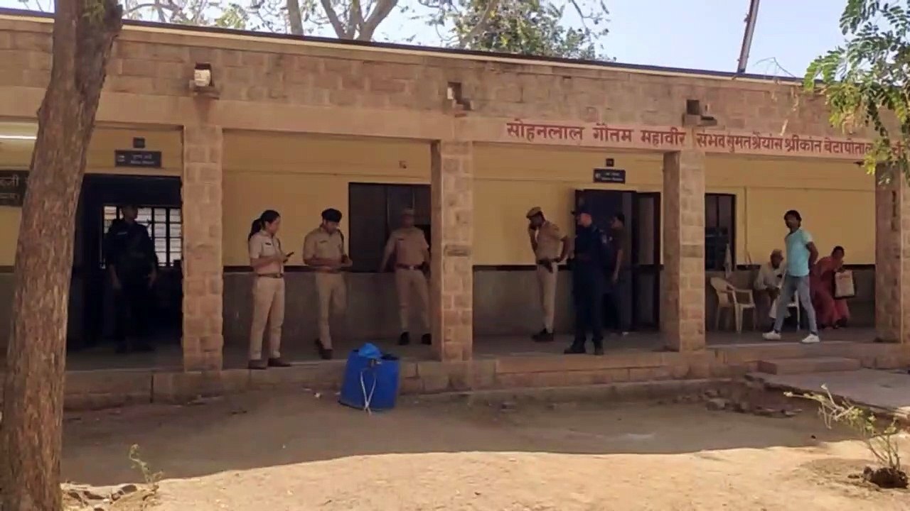 फिल्मी स्टाइल में पकड़ा तस्करों को , ट्रैक्टर प...