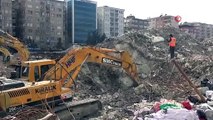 Diyarbakır’da enkaz kaldırma çalışmaları devam ediyor