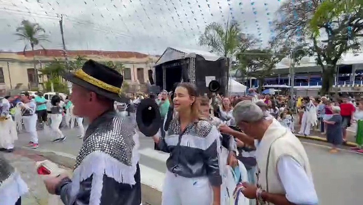 Reis e rainhas de Minas têm um encontro de fé no Santuário de Aparecida
