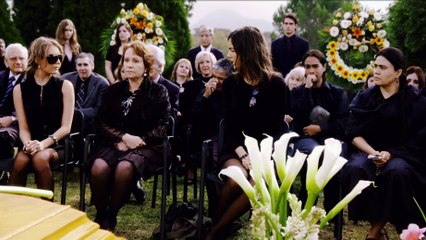 FROM PRADA TO NADA TRAILER VF