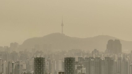 [날씨] 서쪽 중심 미세먼지 '나쁨'...전국 곳곳 '황사비' / YTN