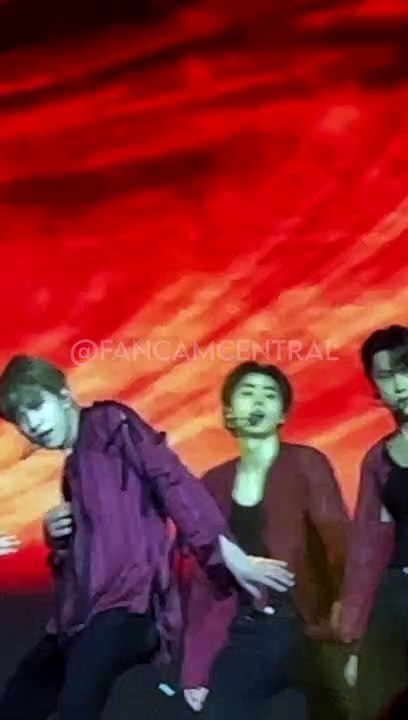 ENHYPEN's HEESEUNG teases abs while performing FEVER in Manila concert ...