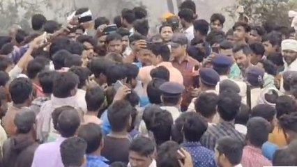 कटिहार: युवक को गोली मारने के विरोध में लोगों ने किया प्रदर्शन, जानें क्या है पूरी घटना