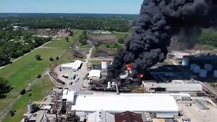 Incendio em fábrica na Georgia leva a evacuação de região