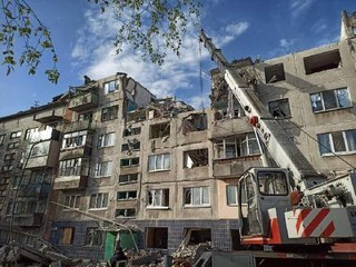 Rusya, Donetsk'te 5 katlı apartmanı vurdu: 11 ölü, 22 yaralı