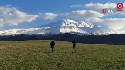 Süphan Dağı nisan ayında beyaza büründü