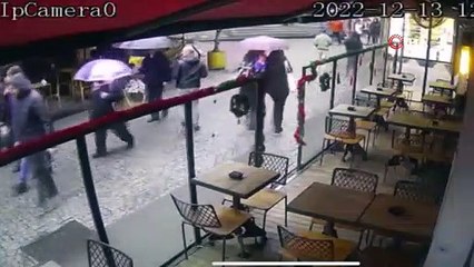 Beşiktaş’ta kadınların kabusu yankesici suçüstü yakalandı