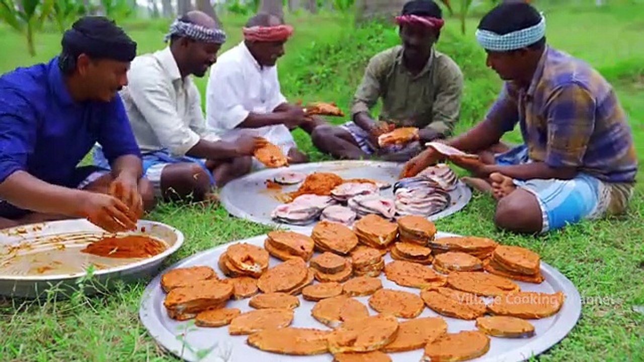 3_BIG_FISH_FRY___Streaked_Spanish_Mackerel_Fish_Fry_Recipe_Cooking_In_Village_Vanjaram_Meen_Varuval(360p)
