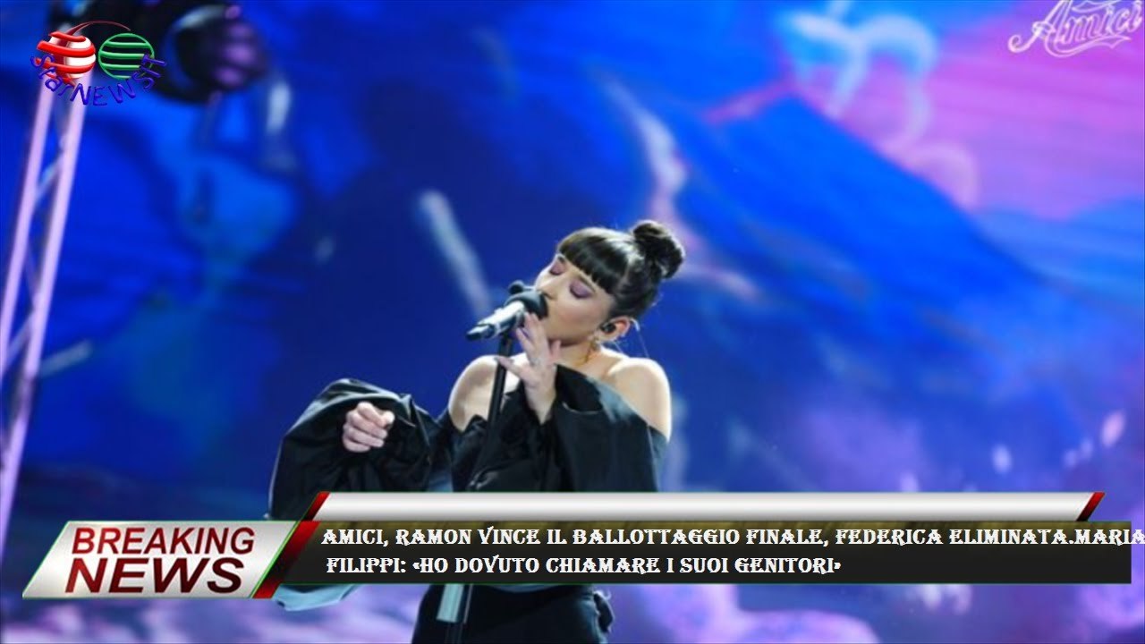 Amici, Wax dedica una canzone a Maria De  «Mi hai cambiato la vita».La conduttrice si emoziona