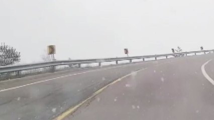 4월 중순에 함박눈부터 우박까지...강원 북부산지 최대 7cm 눈 / YTN