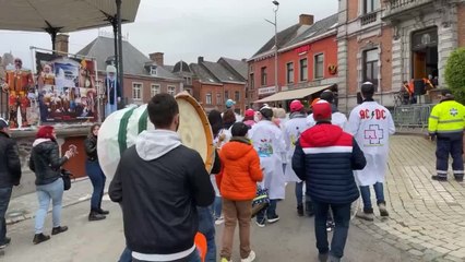 La nouvelle société en cours de formation au carnaval d'Ecaussinnes (2)