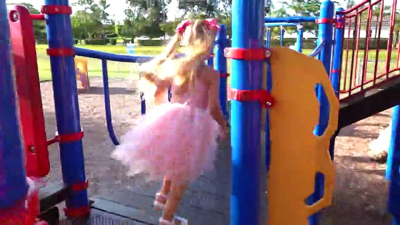 Kids Entertainment Show Diana, Roma and rules of behaviour for kids