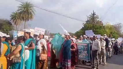 Watch video: MP OPS's long rally from Collectorate to Ambedkar Tiraha