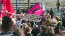 التظاهرات مستمرة في باريس بعد إصدار مرسوم إصلاح نظام التقاعد