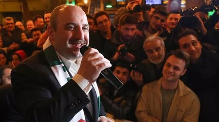 Tarihi meydanda Togg'lu sahur... Bursalı gençlerle sürpriz sahur buluşması