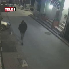 Köpek baktığı için defalarca bıçaklandı!