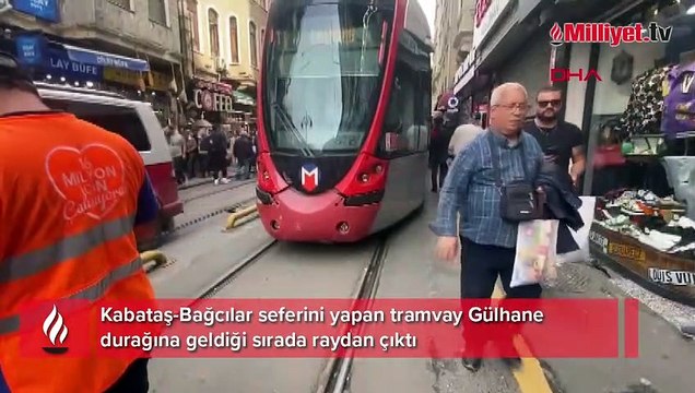 Kabataş-Bağcılar seferini yapan tramvay raydan çıktı