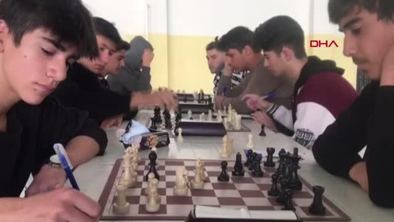 DERİK'TE SATRANÇ TURNUVASI