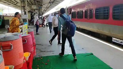 रेलवे स्टेशन पर हुआ जलसेवा का शुभारंभ