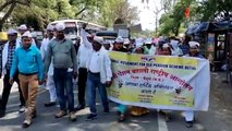 पुरानी पेंशन बहाली की मांग को लेकर निकाली रैली