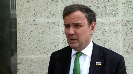 Government calls on nurses to accept 'good' pay offer