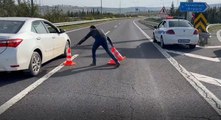 Vatandaşlar Erdoğan’ın konvoyu için kapatılan yolu açtı