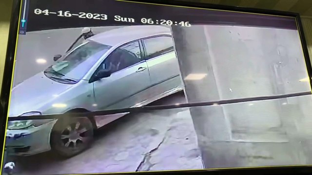 Rawalpindi: CCTV footage of Journalist Naveed Sati's car being stolen from Chandni Chowk